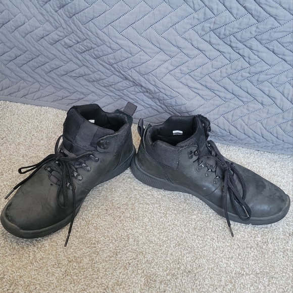 Size 7 Men\'s Timberland Boots Black main image 4